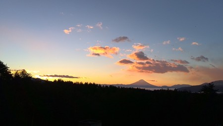 フジヤマ 夜明け前 日の出寸前