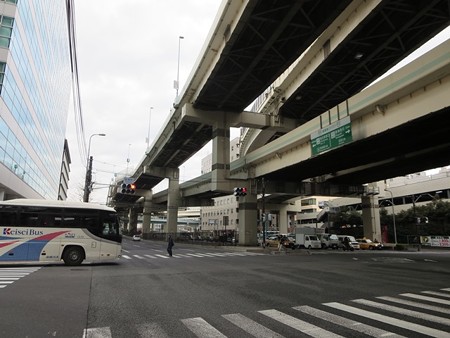 横浜駅前