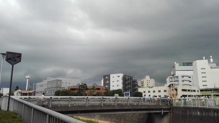 雨雲が急接近