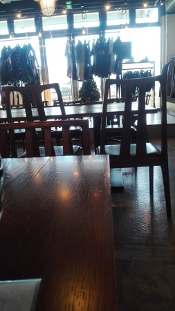 クロスカフェ店内
