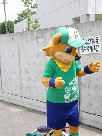 012 勿論、カビーにも大行列でした