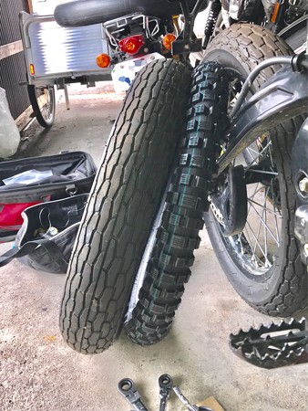 FX110 タイヤ交換