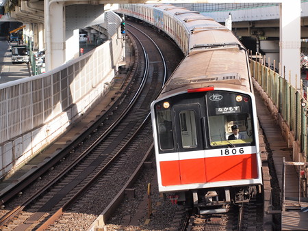 大阪市営地下鉄10系 御堂筋線西中島南方~中津03
