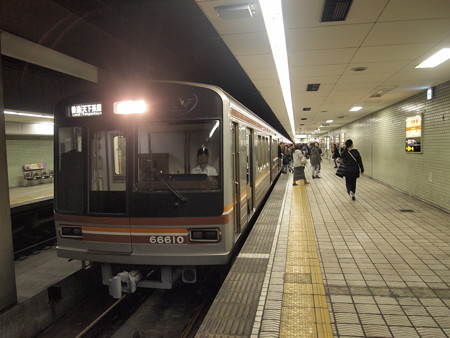 大阪市営地下鉄66系普通 堺筋線日本橋駅02
