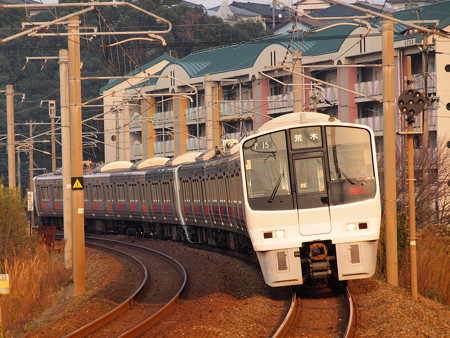 811系 鹿児島本線水巻駅
