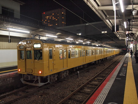 105系末期色普通 山陽本線広島駅01