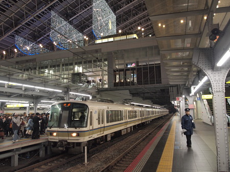 221系快速 東海道本線大阪駅