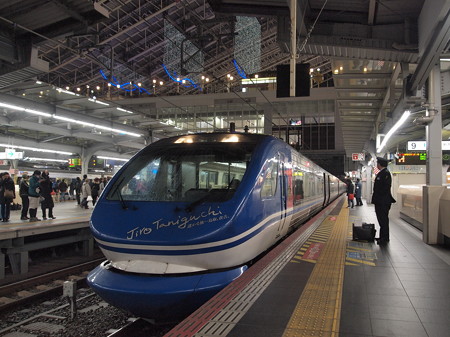 HOT7000系 スーパーはくと 東海道本線大阪駅04