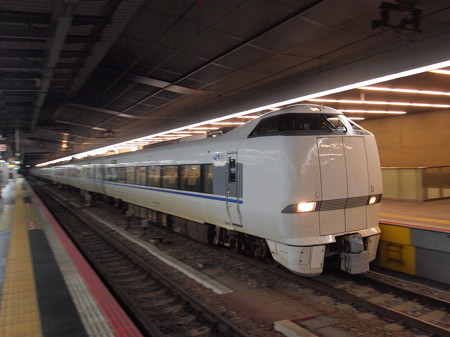 683系特急サンダーバード 東海道本線大阪駅02