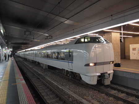 683系特急サンダーバード 東海道本線大阪駅03