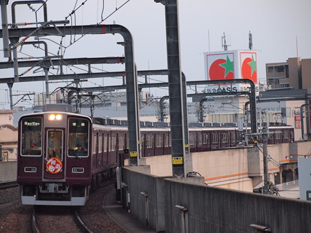 阪急8000系普通 阪急宝塚線豊中駅