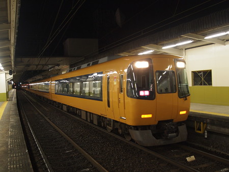 近鉄22000系特急 近鉄山田線宇治山田駅