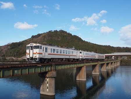 キハ40形普通 紀勢本線徳和~多気