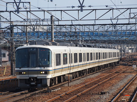 221系普通 東海道本線草津駅