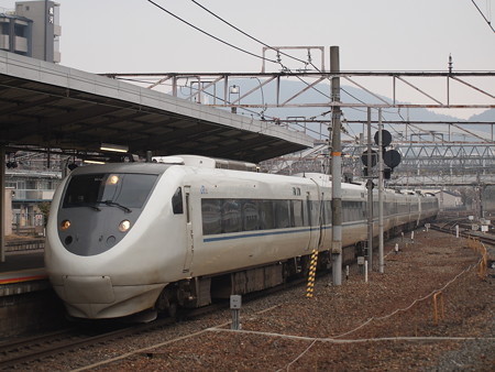 681系特急サンダーバード 東海道本線京都駅