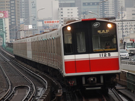 大阪市営地下鉄10系 御堂筋線西中島南方駅08