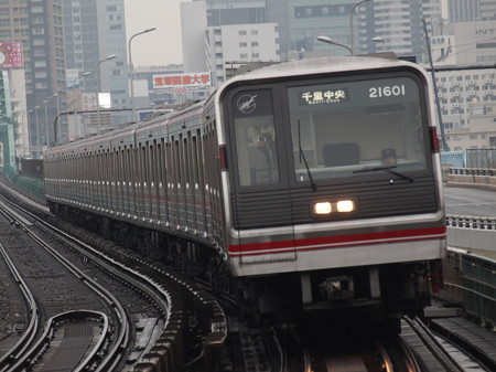 大阪市営地下鉄20系 御堂筋線西中島南方駅03
