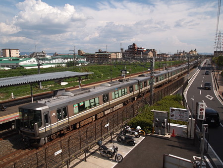 223系新快速 東海道本線向日町~桂川