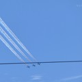 13:47ブルーインパルスモーク～電線ごしー！