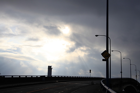 大野灯台と橋