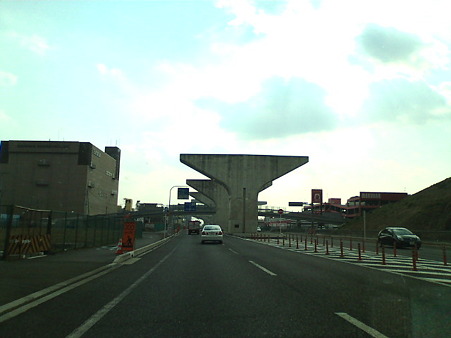 F1000023