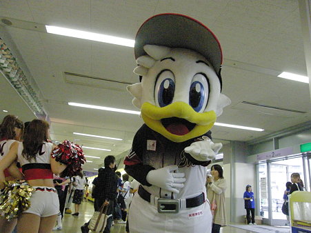 014 名古屋の味を差し入れに持ってきたよ!って言ったら