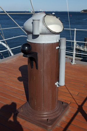 戦艦三笠 後甲板の羅針盤