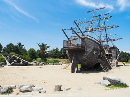 広野海岸公園の海賊船