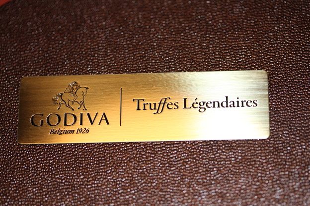 GODIVA Truffes Legendaires プレート