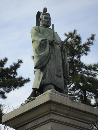 掃部山公園の銅像