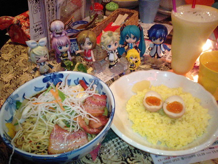 【チキン・涅槃】 トッピング: ギーネー、厚切りベーコン、むし麺だ...