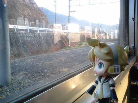 立石駅に停車。小倉~大分間でもっとも運転本数が少ない区間です。