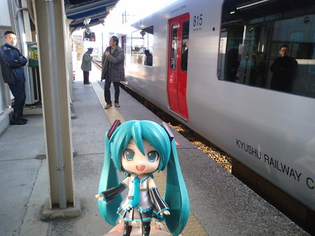 ミク:「牧駅に到着です。マスター、ゲーセンまでの道、覚えてますか...