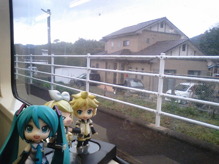 袋駅に停車。 ミク:「このあたりが、あしっどさんの地元なんですね...