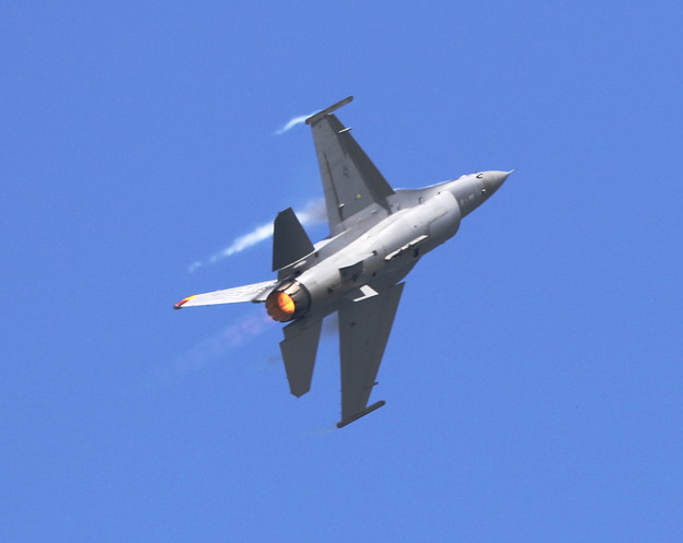 F-16ファルコン