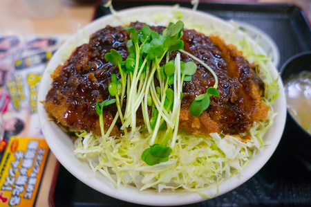 お替わりソースカツ丼