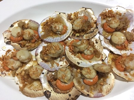 貝もニンニクがきいていて美味しい
