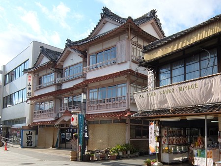 伊勢神宮外宮参道4ジブリ的風情のある旅館