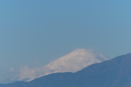 2014.12.13　駅前　富士山　雲を纏って