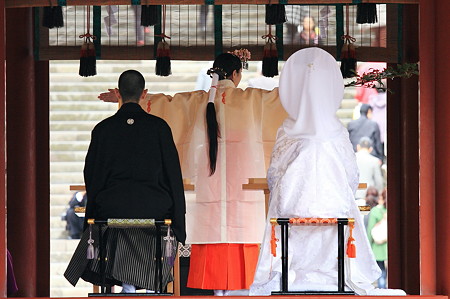 2010.03.05　鎌倉　八幡宮　巫女神楽を奏す