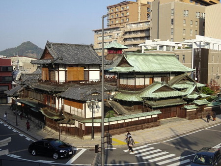 171109-01道後温泉裏側