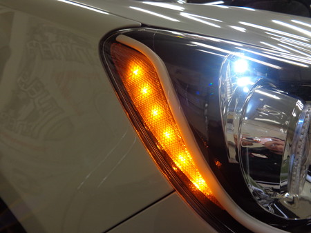 トヨタＡＱＵＡ　京都府　イカリング・ＮＥＷアウディ風ＬＥＤ取付　サイドマーカー