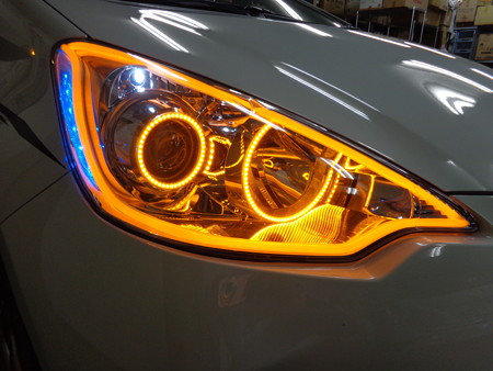 トヨタＡＱＵＡ　岐阜県　ＮＥＷアウディ風ＬＥＤ・イカリング　ウインカー連動　運転席側