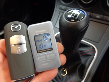 マツダスピードアクセラ　エンジンスターター取付　マニュアル車