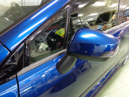 レヴォーグ　ウインドウモールカーボンシート施工後