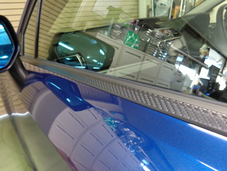 レヴォーグ　ウインドウモールカーボンシート施工後