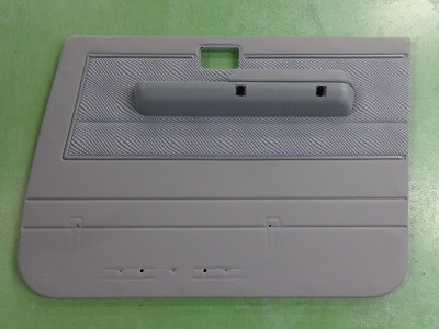 ランクル７０　ドアスピーカー取付加工前