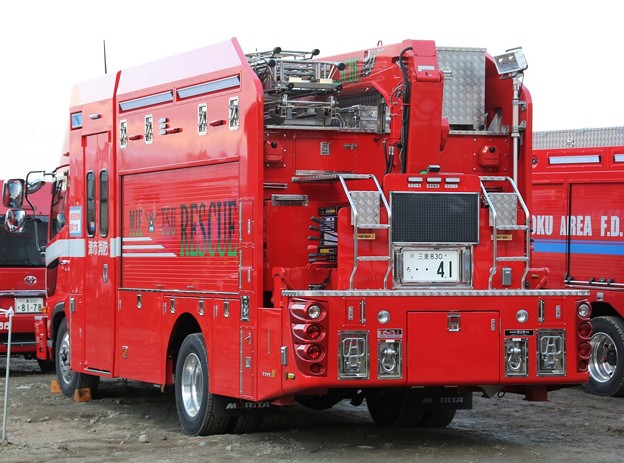 三重県津市消防本部　lll型救助工作車（後部）