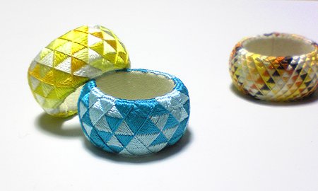 2色4コマうろこ 16分割
