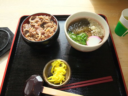 肉ごはん+小そば(道の駅・あいの土山【滋賀】)